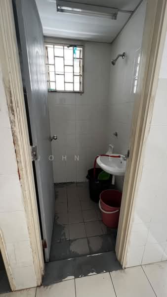 Apartment for Rent at Pangsapuri Sentosa - John Tee - Bathroom - PropertyGuru.com.my