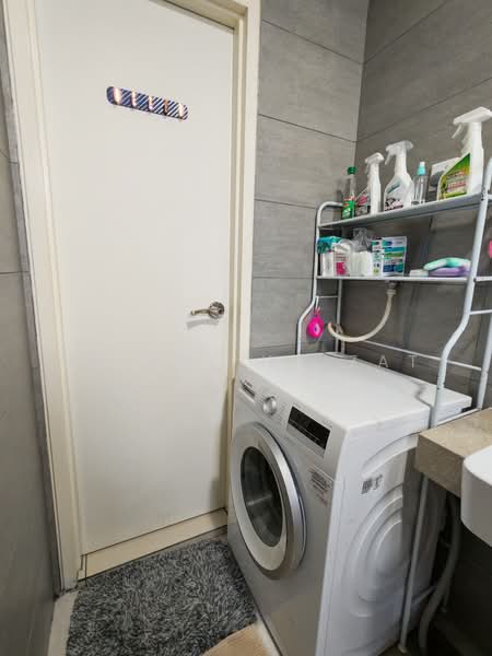 Service Residence for Rent at Kampung Melayu Subang - Hairul Haizat - Bathroom - PropertyGuru.com.my