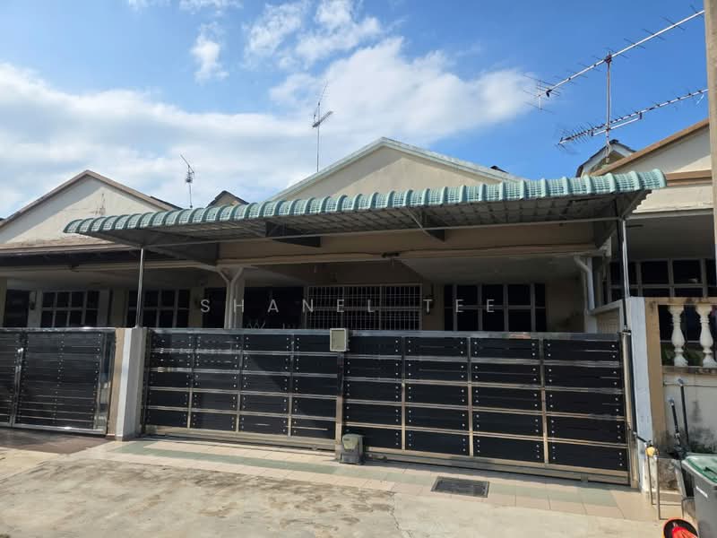 1-storey Terraced House for Sale in Taman Sri Kluang (Kluang) - Shanel Tee - Exterior - PropertyGuru.com.my
