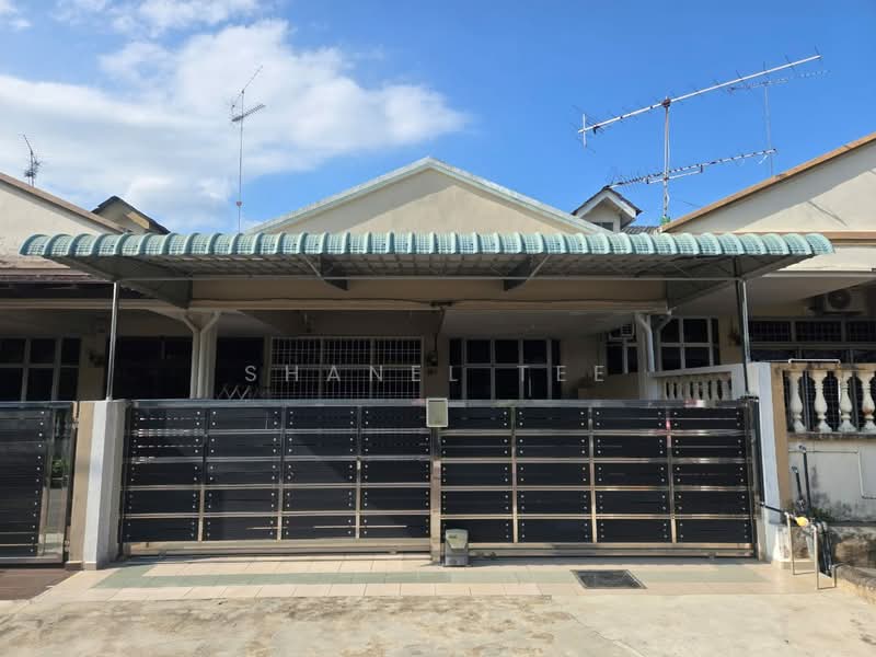 1-storey Terraced House for Sale in Taman Sri Kluang (Kluang) - Shanel Tee - Exterior - PropertyGuru.com.my