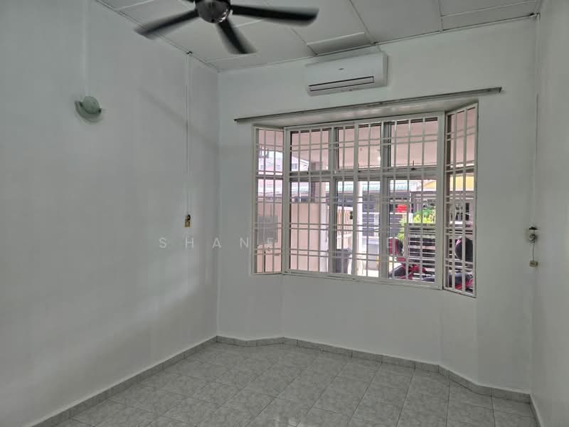 1-storey Terraced House for Sale in Taman Sri Kluang (Kluang) - Shanel Tee - Interior - PropertyGuru.com.my