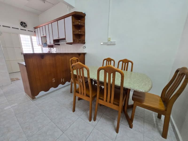 1-storey Terraced House for Sale in Taman Sri Kluang (Kluang) - Shanel Tee - Dining Room - PropertyGuru.com.my