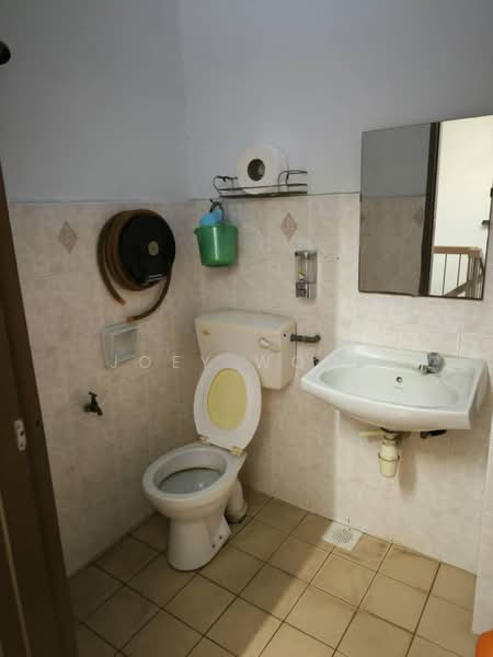 Rumah Teres 2 Tingkat untuk Disewa di Taman Wawasan (Puchong) - Joey Wong - Bathroom - PropertyGuru.com.my