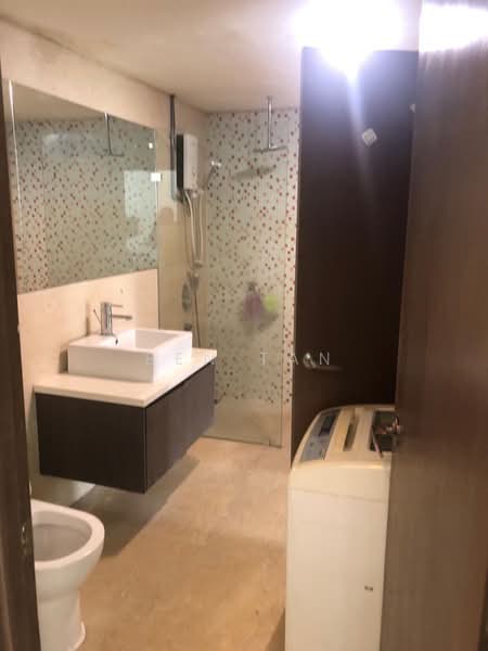 Servis Apartment untuk Disewa di Regalia Residence - Ben Tan - Bathroom - PropertyGuru.com.my