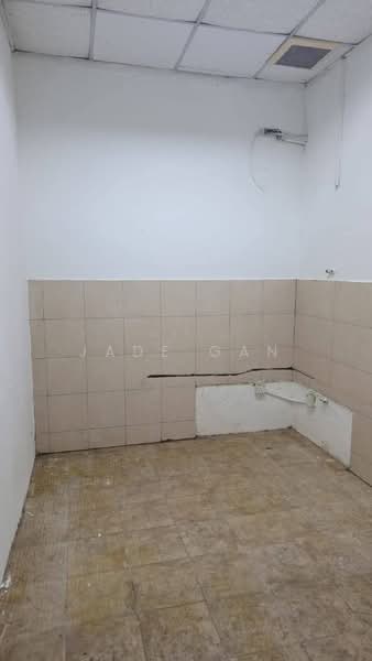 Shop / Office for Rent in Taman Ungku Tun Aminah (Skudai) - Jade Gan - Interior - PropertyGuru.com.my