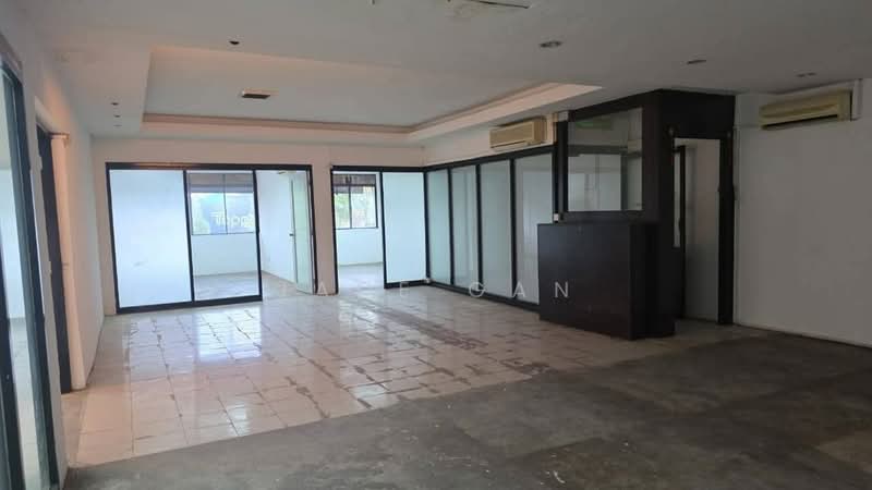 Shop / Office for Rent in Taman Ungku Tun Aminah (Skudai) - Jade Gan - Interior - PropertyGuru.com.my