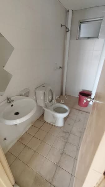 Servis Apartment untuk Disewa di Putra Majestik - Eason Hong - Bathroom - PropertyGuru.com.my