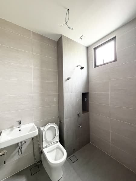 Rumah Teres untuk Disewa di Bandar Kinrara Seksyen 1 (Bandar Kinrara) - CK Yee - Bathroom - PropertyGuru.com.my