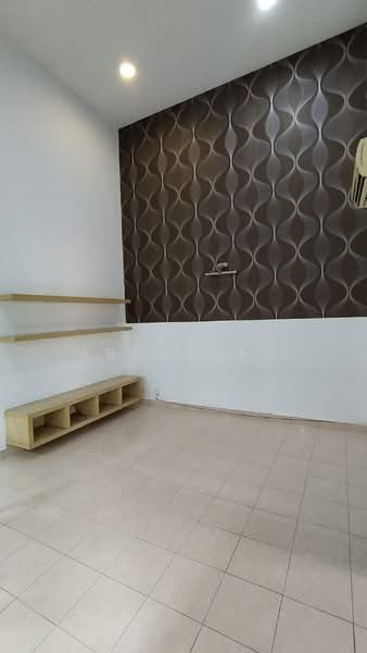 2-storey Terraced House for Sale in Bandar Puncak Alam (Puncak Alam) - Syed Abdullah - Living Room - PropertyGuru.com.my