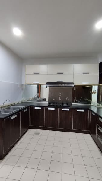 2-storey Terraced House for Sale in Bandar Puncak Alam (Puncak Alam) - Syed Abdullah - Kitchen - PropertyGuru.com.my