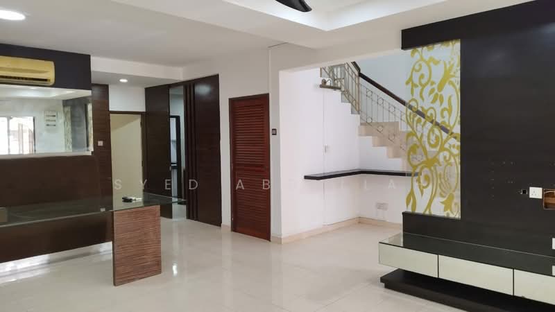2-storey Terraced House for Sale in Bandar Puncak Alam (Puncak Alam) - Syed Abdullah - Living Room - PropertyGuru.com.my