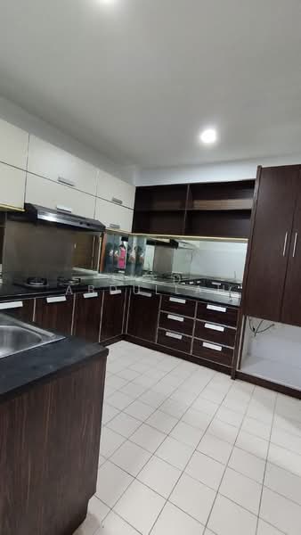 2-storey Terraced House for Sale in Bandar Puncak Alam (Puncak Alam) - Syed Abdullah - Kitchen - PropertyGuru.com.my