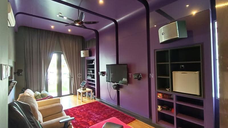 Rumah Banglo untuk Dijual di Seri Kembangan (Seri Kembangan) - Scott Tan - Living Room - PropertyGuru.com.my