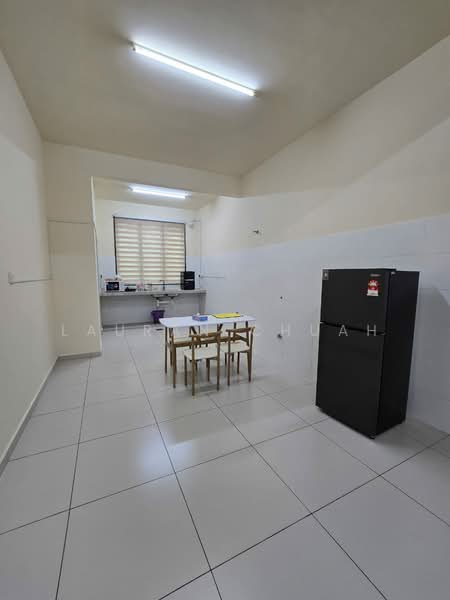 Rumah Teres 2 Tingkat untuk Disewa di Bandar Sri Sendayan (Negeri Sembilan) - Lauran Chuah - Kitchen - PropertyGuru.com.my