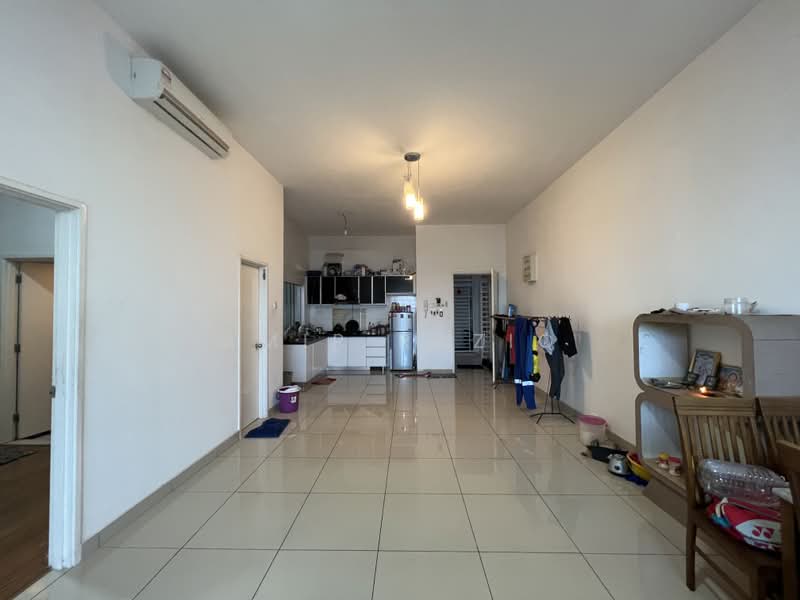Pangsapuri untuk Dijual di Nusa Heights (Nusa Puncak) - Amir Raziq - Living Room - PropertyGuru.com.my