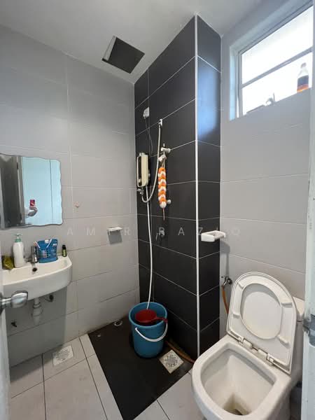 Pangsapuri untuk Dijual di Nusa Heights (Nusa Puncak) - Amir Raziq - Bathroom - PropertyGuru.com.my
