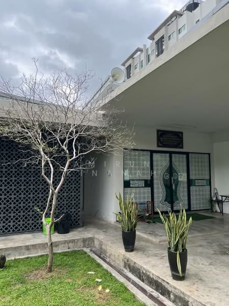 Pangsapuri untuk Dijual di Suria Rafflesia - Amirun Kinanah - Exterior - PropertyGuru.com.my