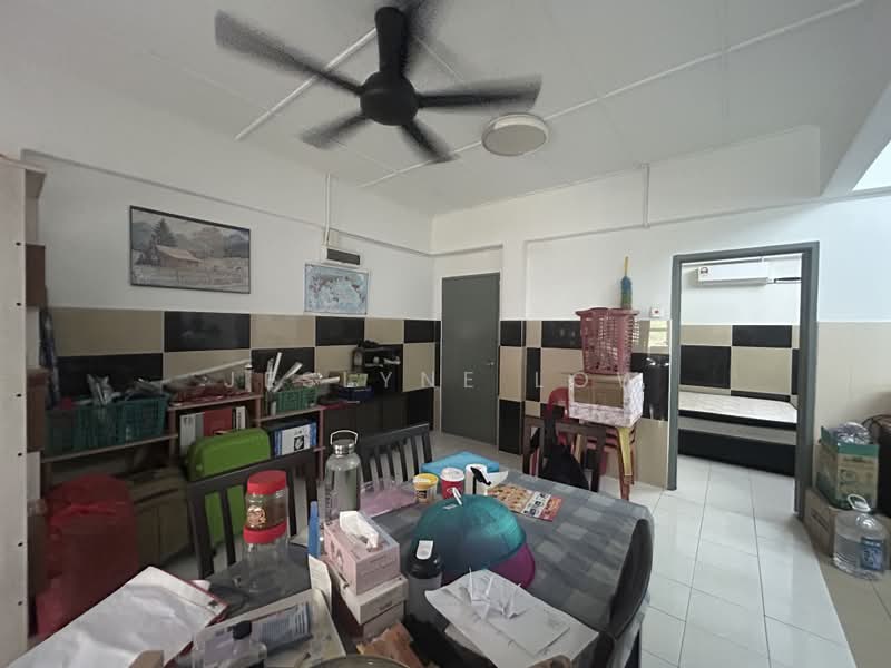 Rumah Flat untuk Dijual di Taman Usahawan Kepong - Jeslyne Low - Living Room - PropertyGuru.com.my