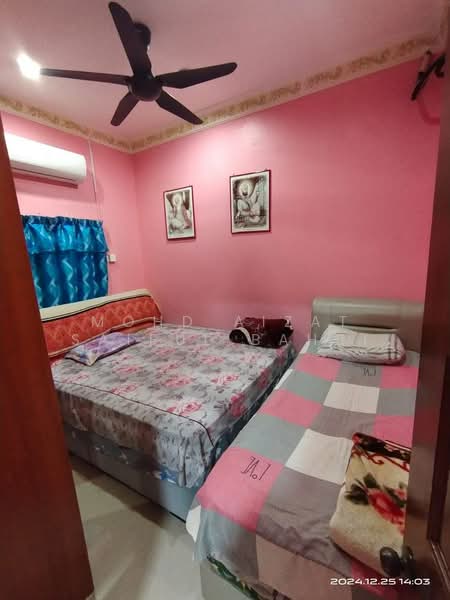 1-storey Terraced House for Sale in Taman Sri Serdang (Seri Kembangan) - Mohd Aizat Saiful Bahri - Bedroom - PropertyGuru.com.my