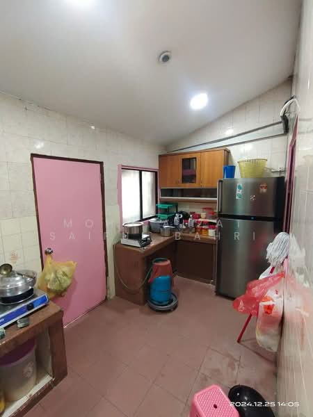 1-storey Terraced House for Sale in Taman Sri Serdang (Seri Kembangan) - Mohd Aizat Saiful Bahri - Kitchen - PropertyGuru.com.my