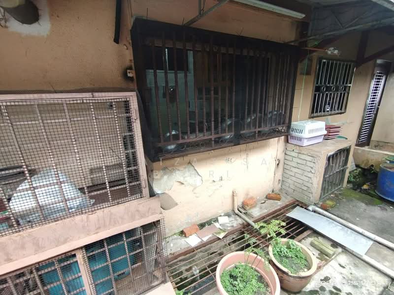 1-storey Terraced House for Sale in Taman Sri Serdang (Seri Kembangan) - Mohd Aizat Saiful Bahri - Exterior - PropertyGuru.com.my