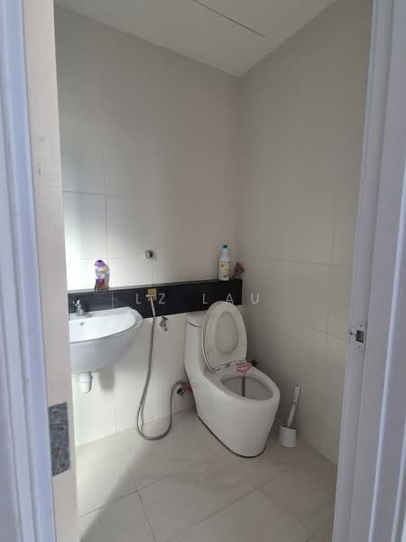 Service Residence for Rent at Sky Peak Residences - LZ Lau - Bathroom - PropertyGuru.com.my