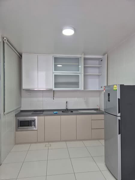 Service Residence for Rent at Sky Peak Residences - LZ Lau - Kitchen - PropertyGuru.com.my