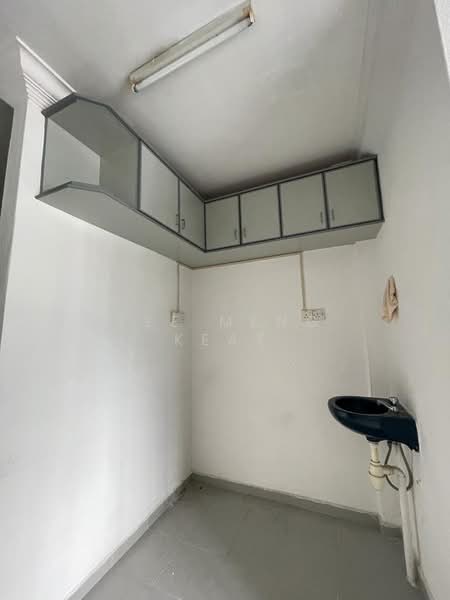 Flat for Sale at Lorong Semarak Api - Lee Meng Keat - Interior - PropertyGuru.com.my