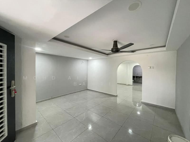 2.5-storey Terraced House for Sale in Sunway (Selangor) - Mohd Aizat Saiful Bahri - Living Room - PropertyGuru.com.my