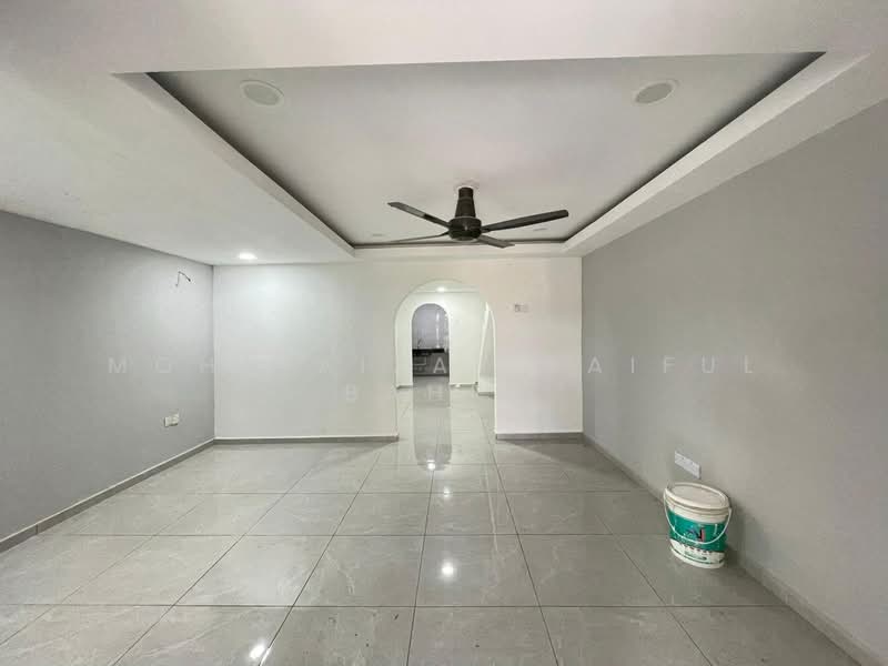 2.5-storey Terraced House for Sale in Sunway (Selangor) - Mohd Aizat Saiful Bahri - Living Room - PropertyGuru.com.my