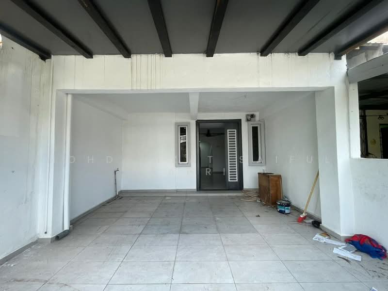 2.5-storey Terraced House for Sale in Sunway (Selangor) - Mohd Aizat Saiful Bahri - Entrance - PropertyGuru.com.my