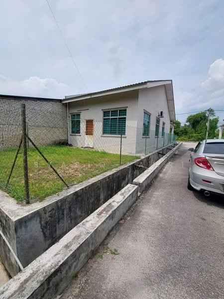 1-storey Terraced House for Sale in Taman Permatang Badak Maju (Kuantan) - Syafiq Zamri - Exterior - PropertyGuru.com.my