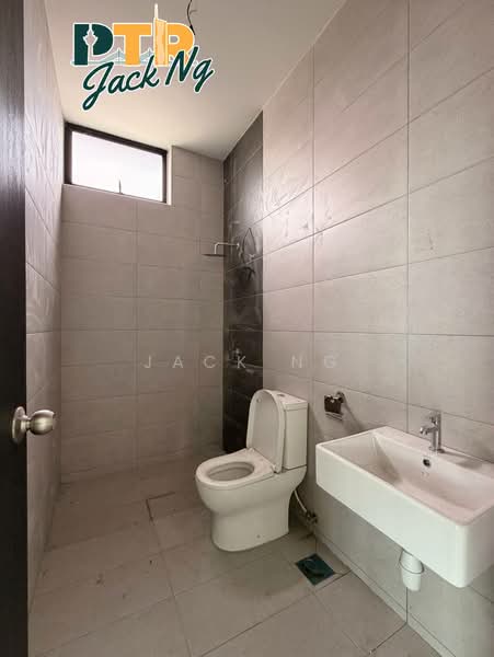 Rumah Teres 3 Tingkat untuk Dijual di Taman Tanjung Indah (Butterworth) - Jack Ng - Bathroom - PropertyGuru.com.my