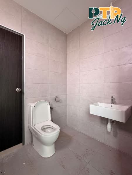 Rumah Teres 3 Tingkat untuk Dijual di Taman Tanjung Indah (Butterworth) - Jack Ng - Bathroom - PropertyGuru.com.my