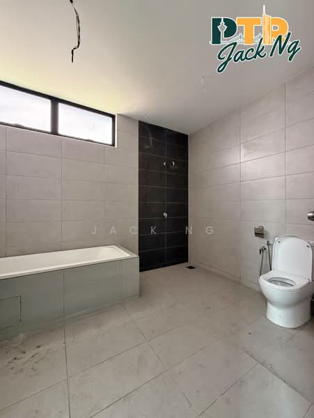 Rumah Teres 3 Tingkat untuk Dijual di Taman Tanjung Indah (Butterworth) - Jack Ng - Bathroom - PropertyGuru.com.my