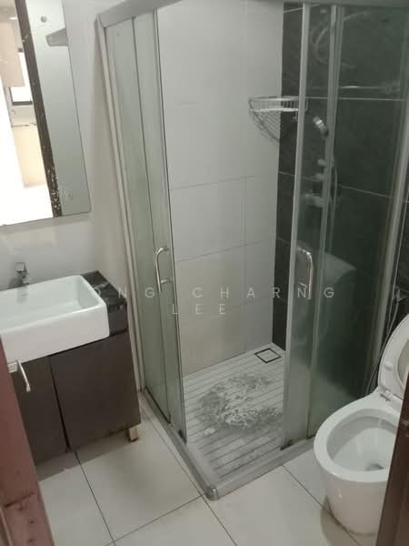 Condominium for Rent at Royal Strand @ Country Garden Danga Bay - Hong Charng Lee - Bathroom - PropertyGuru.com.my