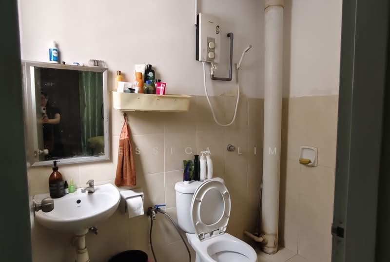 Servis Apartment untuk Dijual di Beverly Tower @ Plaza Medan Putra - Jessica Lim - Bathroom - PropertyGuru.com.my