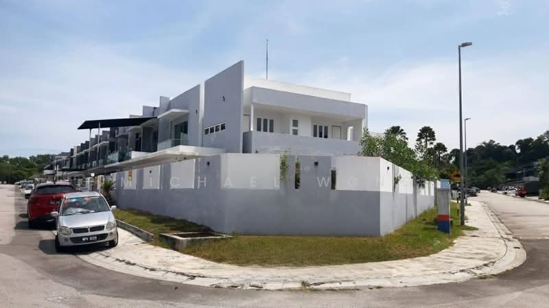 Rumah Teres 2 Tingkat untuk Dijual di Taman Lestari Putra (Seri Kembangan) - Michael Wong - PropertyGuru.com.my
