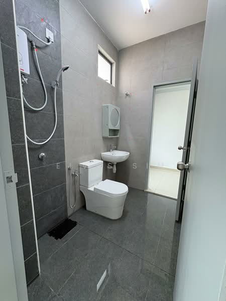 Rumah Teres untuk Disewa di Kampung Sentosa Barat (Pasir Gudang) - Elvis Sim - Bathroom - PropertyGuru.com.my