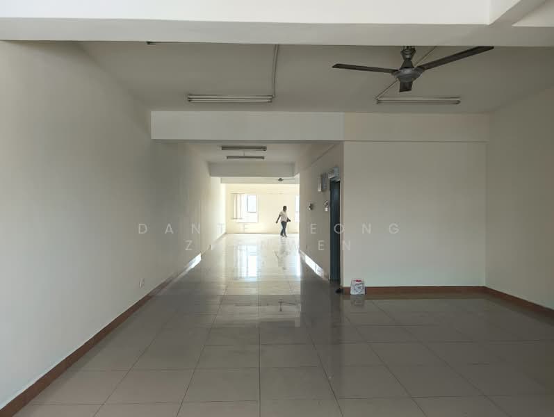 Office for Rent in Saujana Impian (Kajang) - Dante Leong Zhenwen - Corridor - PropertyGuru.com.my