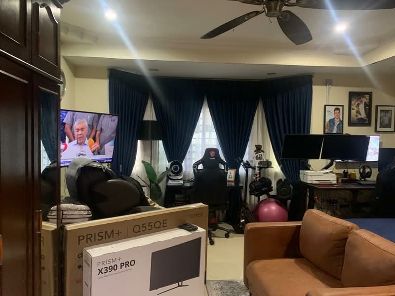 2-storey Terraced House for Sale in Seksyen 8 (Kota Damansara) - Victor Liew - Living Room - PropertyGuru.com.my