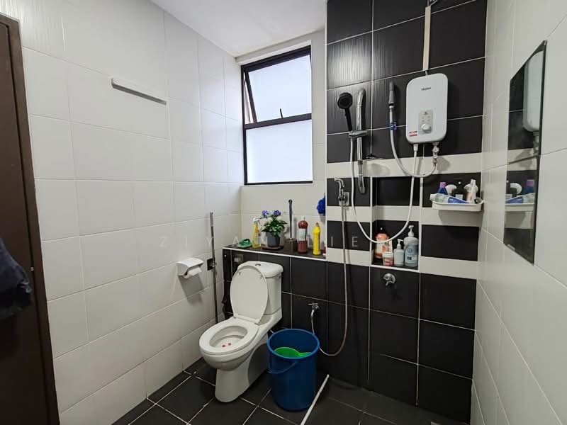 Apartment for Sale at Seri Austin Residence (Pangsapuri Seri Austin) - Ziyan Liew - Bathroom - PropertyGuru.com.my
