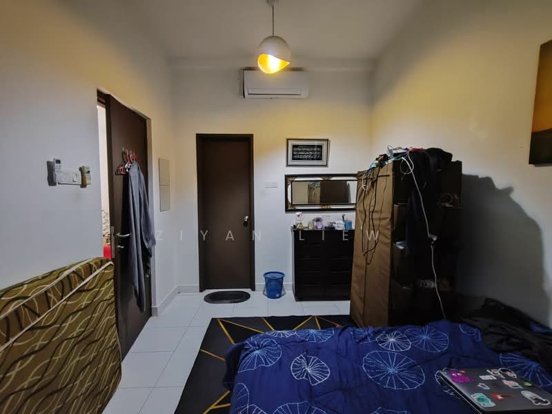 Apartment for Sale at Seri Austin Residence (Pangsapuri Seri Austin) - Ziyan Liew - Bedroom - PropertyGuru.com.my