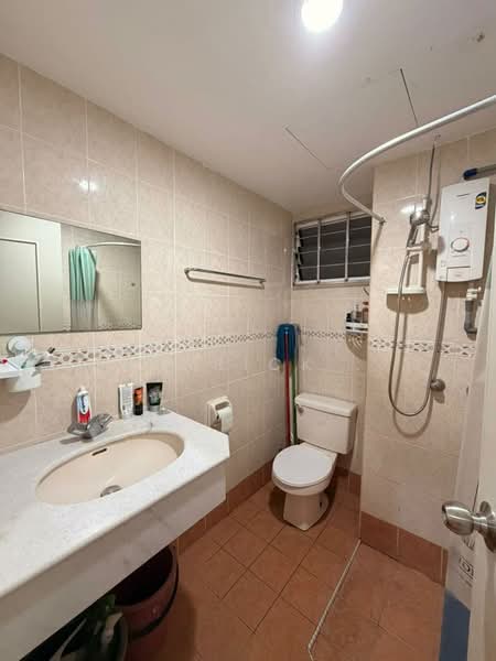Condominium for Rent at Gurney Park Condominium - Derrick . - Bathroom - PropertyGuru.com.my