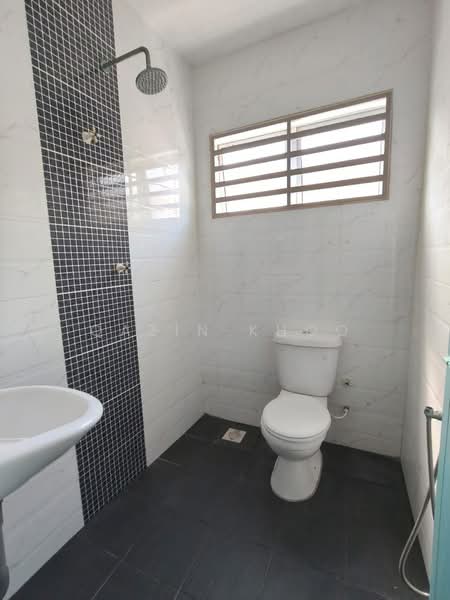 Rumah Teres 2 Tingkat untuk Dijual di Kelebang (Ipoh) - Qazin Khoo - Bathroom - PropertyGuru.com.my