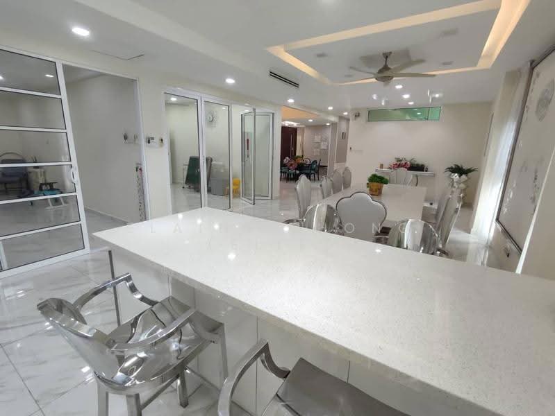Bungalow House for Sale in SS19 (Subang Jaya) - Elaine Chong (Elle) - Dining Room - PropertyGuru.com.my