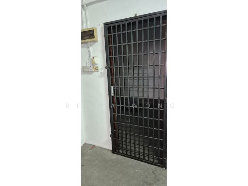 Shop / Office for Rent in Taman Johor Jaya (Johor Bahru) - Reyna Wong - Entrance - PropertyGuru.com.my