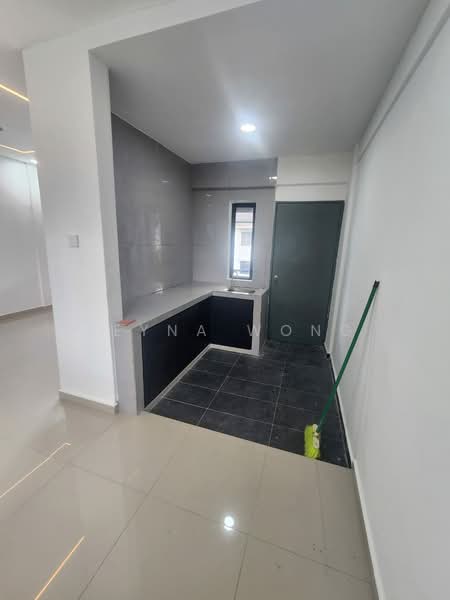 Flat for Sale at Taman Molek - Reyna Wong - Kitchen - PropertyGuru.com.my