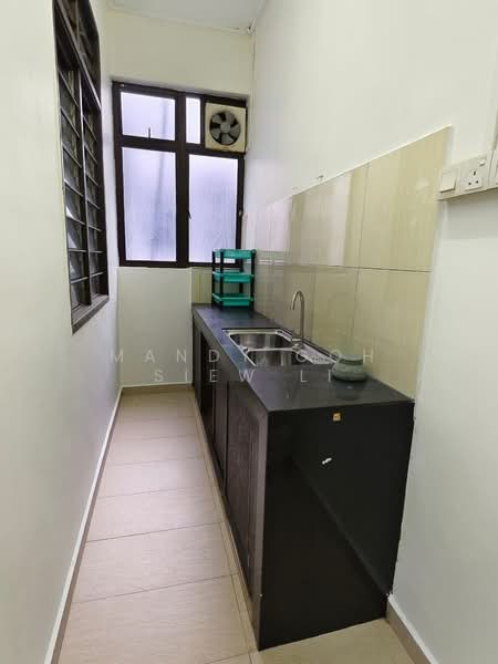 Flat for Rent at Taman Ehsan Jaya - Mandy Goh Siew Li - Kitchen - PropertyGuru.com.my