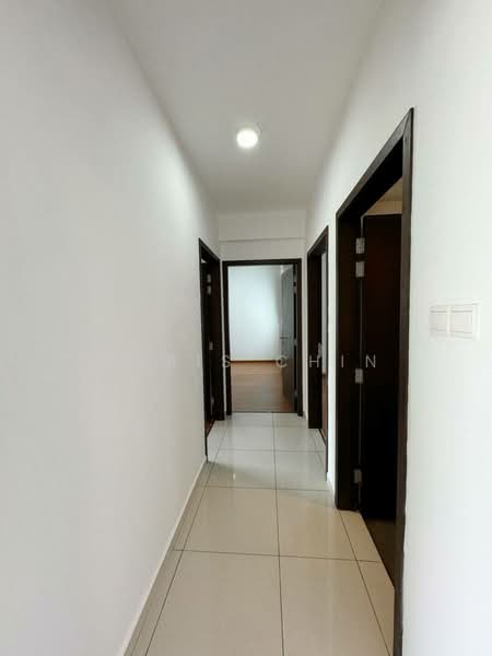 Apartment for Rent at Ponderosa Lakeside Apartment - Chris Chin - Corridor - PropertyGuru.com.my